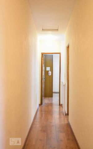 Casa à venda com 140m², 3 quartos e 2 vagasCorredor