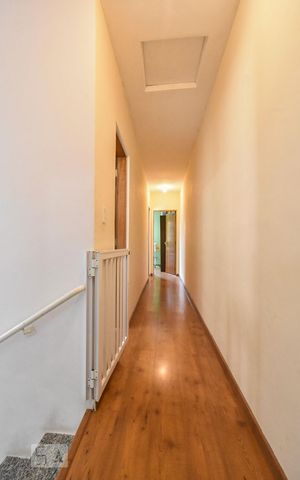 Casa à venda com 140m², 3 quartos e 2 vagasCorredor