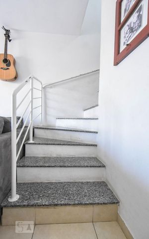 Casa à venda com 140m², 3 quartos e 2 vagasLavabo