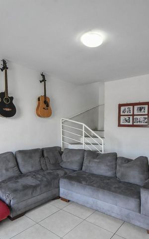 Casa à venda com 140m², 3 quartos e 2 vagasSala de Estar