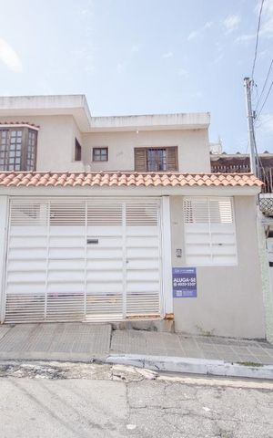 Casa à venda com 128m², 3 quartos e 1 vagaFachada