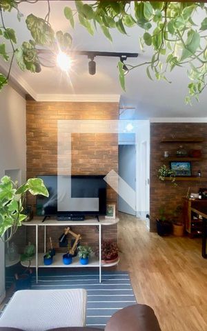 Apartamento à venda com 43m², 2 quartos e 1 vaga Apartamento à venda com 43m², 2 quartos e 1 vagaSala