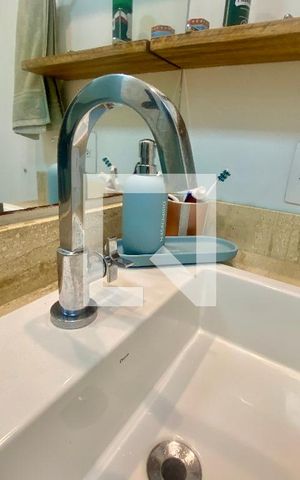Apartamento à venda com 43m², 2 quartos e 1 vaga Apartamento à venda com 43m², 2 quartos e 1 vagaBanheiro