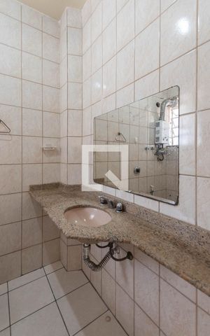 Apartamento à venda com 75m², 2 quartos e sem vagaBanheiro