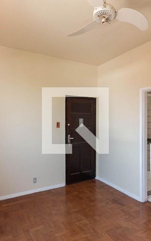 Apartamento à venda com 75m², 2 quartos e sem vagaSala