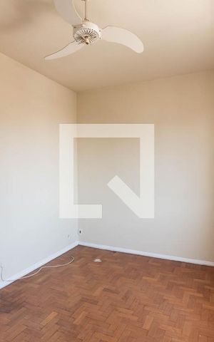 Apartamento à venda com 75m², 2 quartos e sem vagaSala