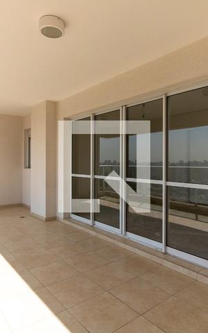 Apartamento à venda com 137m², 3 quartos e 3 vagas Apartamento à venda com 137m², 3 quartos e 3 vagasVaranda