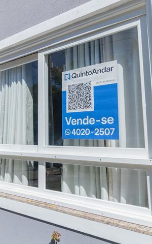 Casa de condomínio à venda com 185m², 3 quartos e 2 vagas Casa de condomínio à venda com 185m², 3 quartos e 2 vagasFachada