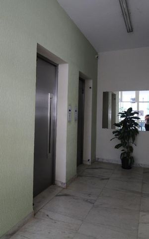 Apartamento à venda com 45m², 1 quarto e 1 vagaHall de Entrada