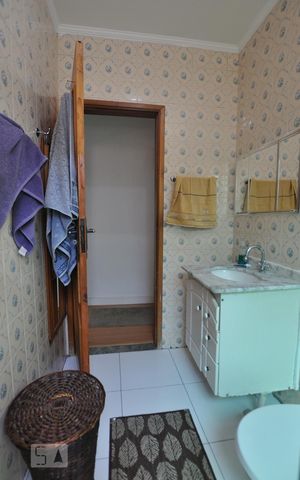 Casa à venda com 160m², 3 quartos e 1 vagaBanheiro 2