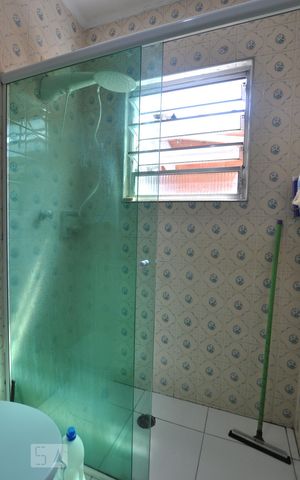 Casa à venda com 160m², 3 quartos e 1 vagaBanheiro 2