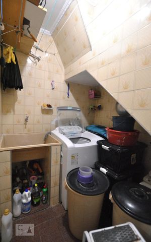 Casa à venda com 160m², 3 quartos e 1 vagaÁrea de serviço