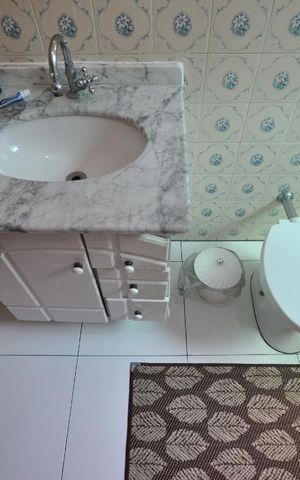 Casa à venda com 160m², 3 quartos e 1 vagaBanheiro 2