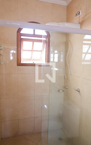 Casa à venda com 180m², 3 quartos e 2 vagasSuite Banheiro