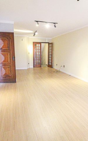 Casa para alugar com 250m², 4 quartos e 4 vagasSala