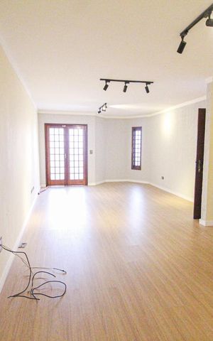 Casa para alugar com 250m², 4 quartos e 4 vagasSala