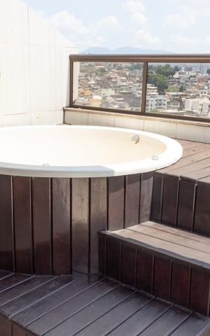 Apartamento à venda com 140m², 3 quartos e 1 vaga Apartamento à venda com 140m², 3 quartos e 1 vagaOfurô