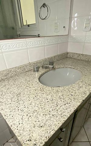Apartamento para alugar com 74m², 2 quartos e 1 vagaBanheiro 