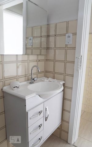 Casa para alugar com 55m², 1 quarto e sem vagaBanheiro