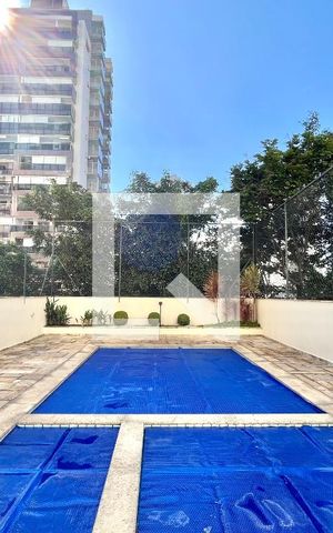 Apartamento à venda com 94m², 3 quartos e 2 vagas Apartamento à venda com 94m², 3 quartos e 2 vagasÁrea comum - Piscina