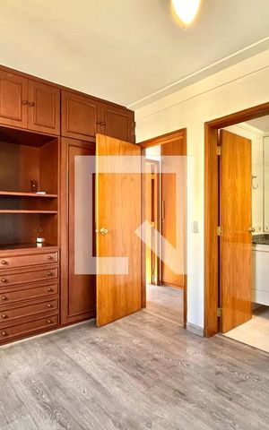 Apartamento à venda com 94m², 3 quartos e 2 vagas Apartamento à venda com 94m², 3 quartos e 2 vagasSuite