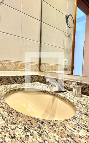 Apartamento à venda com 94m², 3 quartos e 2 vagas Apartamento à venda com 94m², 3 quartos e 2 vagasBanheiro Corredor