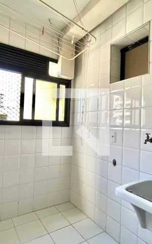 Apartamento à venda com 94m², 3 quartos e 2 vagas Apartamento à venda com 94m², 3 quartos e 2 vagasÁrea de Serviço