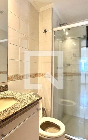 Apartamento à venda com 94m², 3 quartos e 2 vagas Apartamento à venda com 94m², 3 quartos e 2 vagasBanheiro Corredor