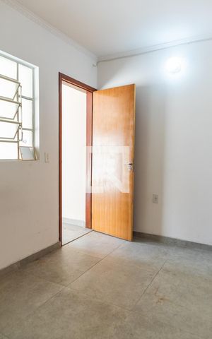 Casa à venda com 150m², 4 quartos e 3 vagas Casa à venda com 150m², 4 quartos e 3 vagasQuarto na garagem