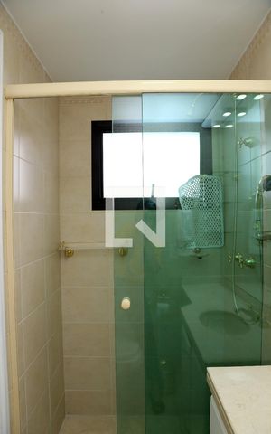 Apartamento à venda com 152m², 3 quartos e 3 vagasBanheiro da Suíte 1 