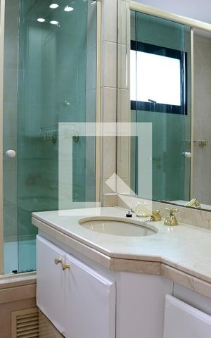 Apartamento à venda com 152m², 3 quartos e 3 vagasBanheiro da Suíte 2 