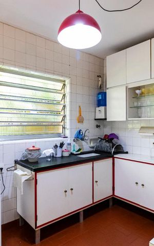 Casa à venda com 380m², 5 quartos e 2 vagas1o. Andar - Cozinha