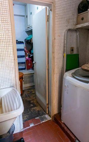 Casa à venda com 380m², 5 quartos e 2 vagas1o. Andar - Área de serviço