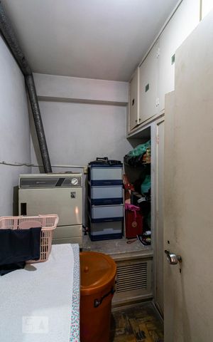 Casa à venda com 380m², 5 quartos e 2 vagas1o. Andar - Quarto de serviço