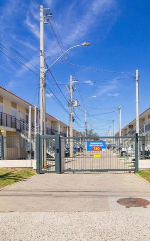 Casa de condomínio à venda com 50m², 2 quartos e 1 vaga Casa de condomínio à venda com 50m², 2 quartos e 1 vagaFachada