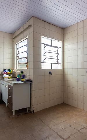 Casa à venda com 200m², 5 quartos e 2 vagas Casa à venda com 200m², 5 quartos e 2 vagasCozinha 2