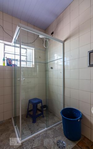 Casa à venda com 200m², 5 quartos e 2 vagas Casa à venda com 200m², 5 quartos e 2 vagasBanheiro