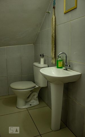 Casa à venda com 193m², 4 quartos e 2 vagas Casa à venda com 193m², 4 quartos e 2 vagasBanheiro