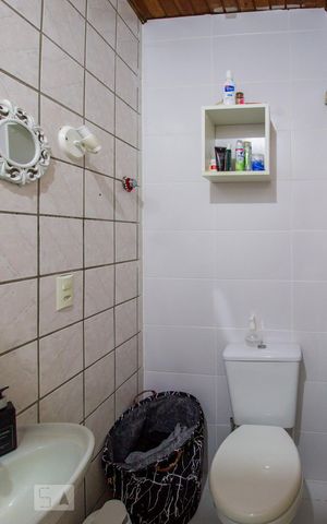 Casa de condomínio para alugar com 130m², 2 quartos e 2 vagas Casa de condomínio para alugar com 130m², 2 quartos e 2 vagasBanheiro