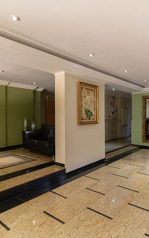 Apartamento à venda com 140m², 3 quartos e 4 vagas Apartamento à venda com 140m², 3 quartos e 4 vagasHall de Entrada
