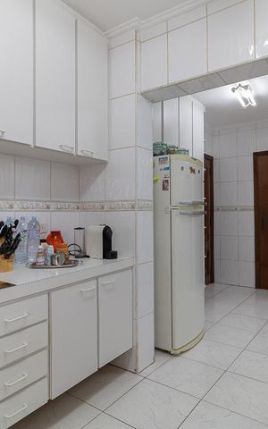 Apartamento à venda com 140m², 3 quartos e 4 vagas Apartamento à venda com 140m², 3 quartos e 4 vagasCozinha