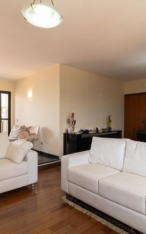 Apartamento à venda com 140m², 3 quartos e 4 vagas Apartamento à venda com 140m², 3 quartos e 4 vagasSala