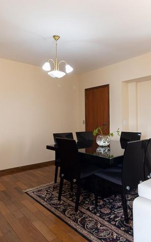 Apartamento à venda com 140m², 3 quartos e 4 vagas Apartamento à venda com 140m², 3 quartos e 4 vagasSala