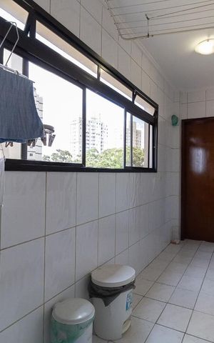 Apartamento à venda com 140m², 3 quartos e 4 vagas Apartamento à venda com 140m², 3 quartos e 4 vagasLavanderia