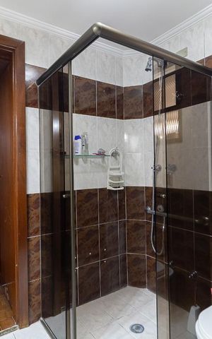 Apartamento à venda com 140m², 3 quartos e 4 vagas Apartamento à venda com 140m², 3 quartos e 4 vagasBanheiro da Suíte