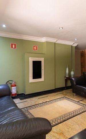 Apartamento à venda com 140m², 3 quartos e 4 vagas Apartamento à venda com 140m², 3 quartos e 4 vagasHall de Entrada