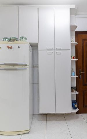 Apartamento à venda com 140m², 3 quartos e 4 vagas Apartamento à venda com 140m², 3 quartos e 4 vagasCozinha