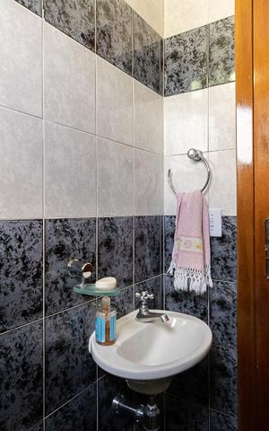 Apartamento à venda com 140m², 3 quartos e 4 vagas Apartamento à venda com 140m², 3 quartos e 4 vagasLavabo