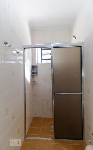 Casa para alugar com 113m², 2 quartos e 5 vagas Casa para alugar com 113m², 2 quartos e 5 vagasBanheiro