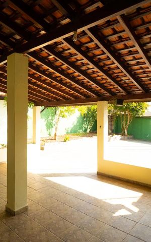 Casa para alugar com 113m², 2 quartos e 5 vagas Casa para alugar com 113m², 2 quartos e 5 vagasvaranda